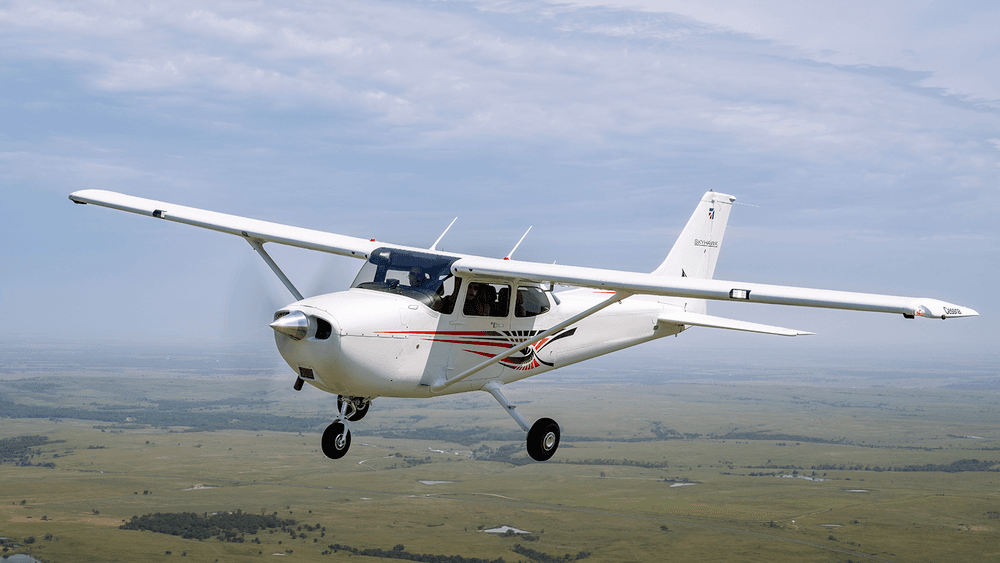 Cessna Skyhawk soars with enhanced efficiency: solid-state dual electronic ignition system introduced to the industry-leading piston